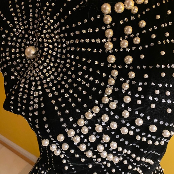 Black velvet pearl top - Picture 6 of 6